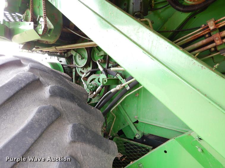 image for item EJ9951 1994 John Deere 9500 combine