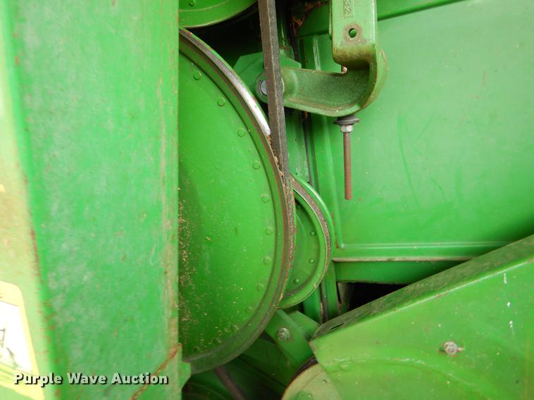 image for item EJ9951 1994 John Deere 9500 combine