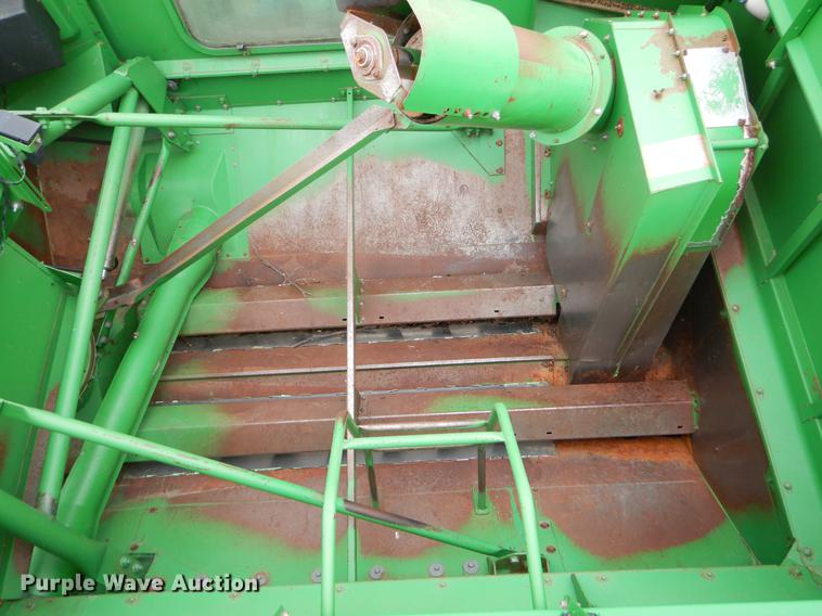 image for item EJ9951 1994 John Deere 9500 combine