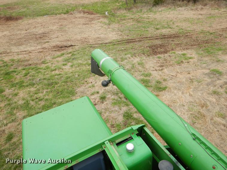 image for item EJ9951 1994 John Deere 9500 combine