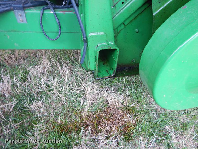 image for item EJ9951 1994 John Deere 9500 combine