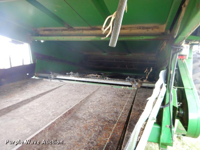 image for item EJ9951 1994 John Deere 9500 combine