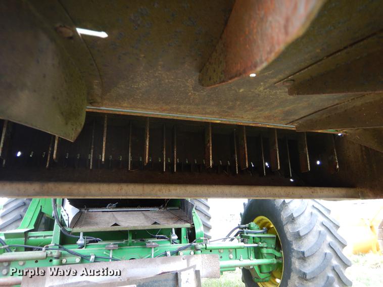 image for item EJ9951 1994 John Deere 9500 combine