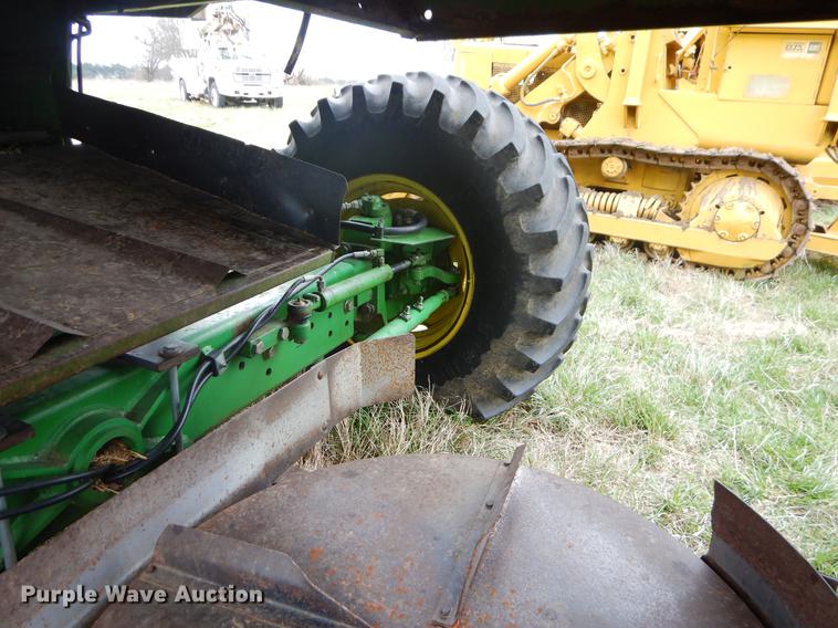 image for item EJ9951 1994 John Deere 9500 combine