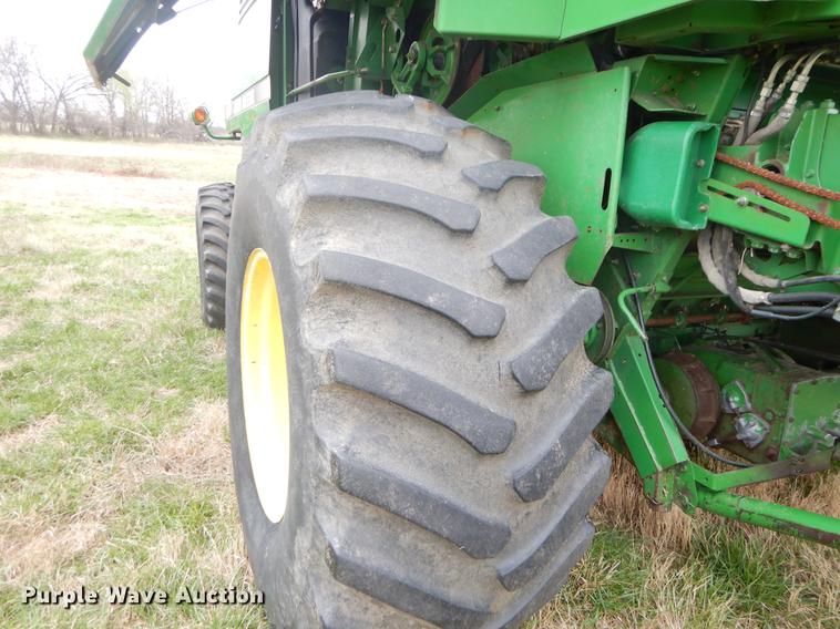 image for item EJ9951 1994 John Deere 9500 combine