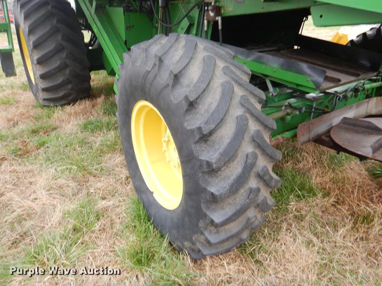 image for item EJ9951 1994 John Deere 9500 combine