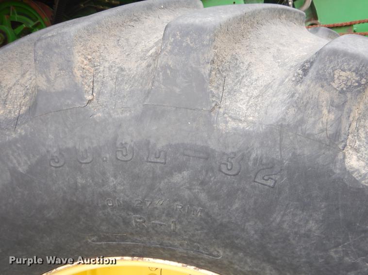 image for item EJ9951 1994 John Deere 9500 combine