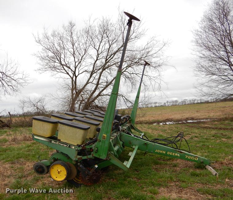image for item EJ9957 John Deere 7200 Max Emerge 2 planter