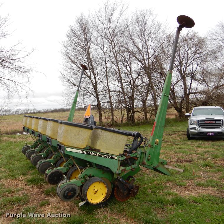 image for item EJ9957 John Deere 7200 Max Emerge 2 planter