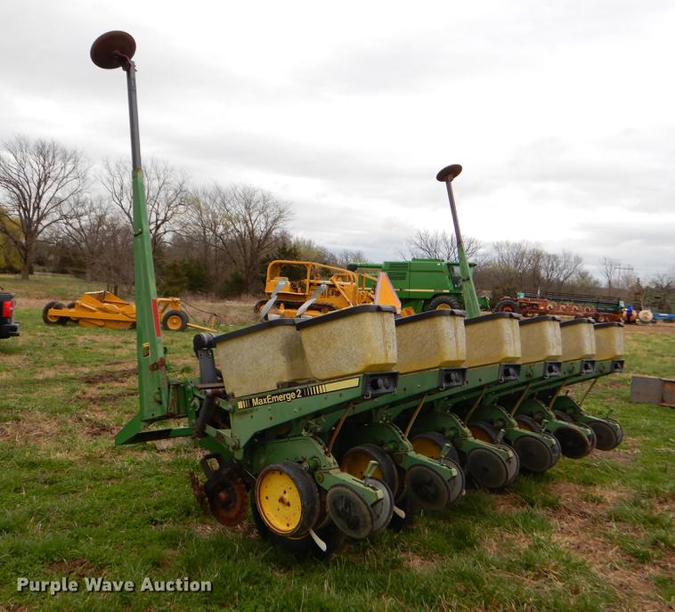image for item EJ9957 John Deere 7200 Max Emerge 2 planter