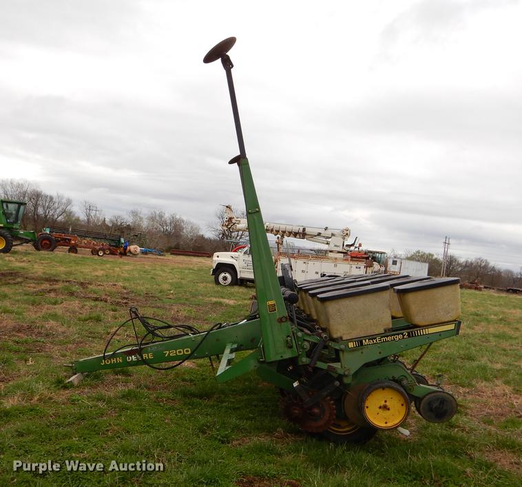 image for item EJ9957 John Deere 7200 Max Emerge 2 planter