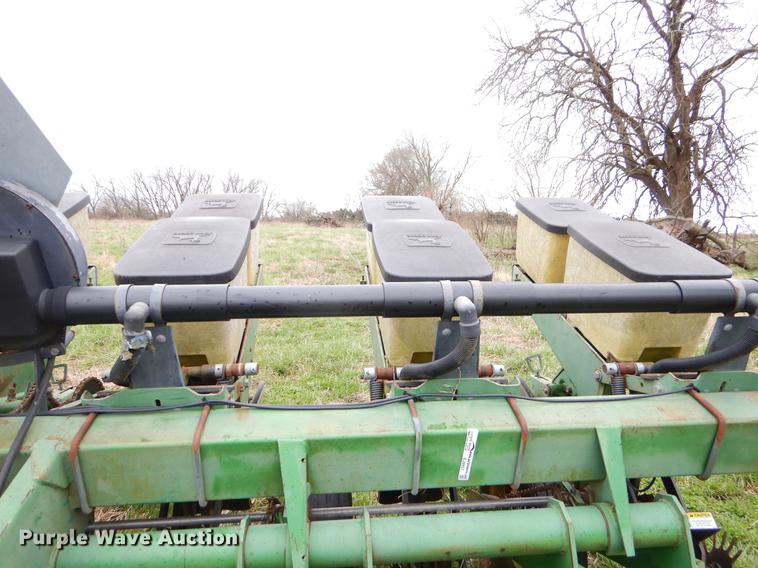 image for item EJ9957 John Deere 7200 Max Emerge 2 planter