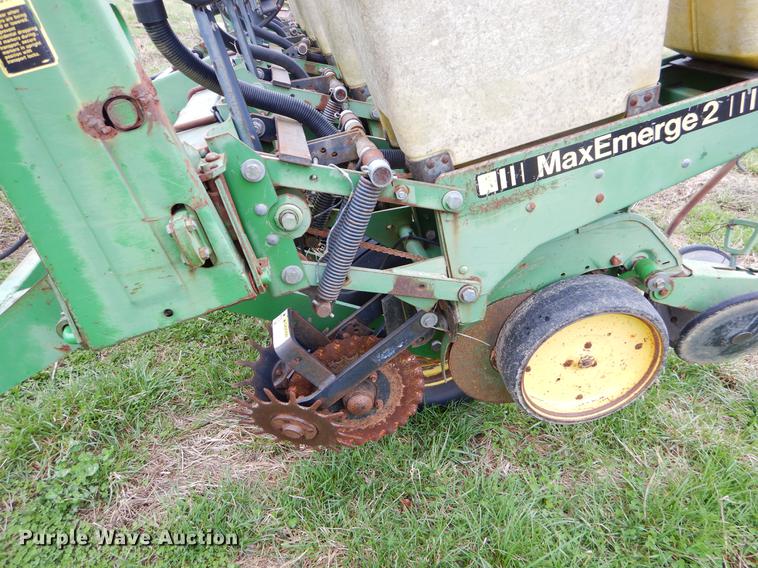 image for item EJ9957 John Deere 7200 Max Emerge 2 planter