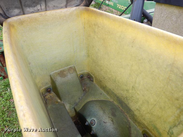 image for item EJ9957 John Deere 7200 Max Emerge 2 planter