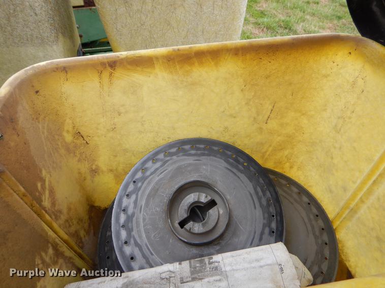 image for item EJ9957 John Deere 7200 Max Emerge 2 planter