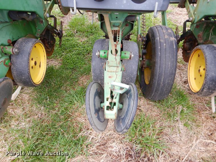 image for item EJ9957 John Deere 7200 Max Emerge 2 planter
