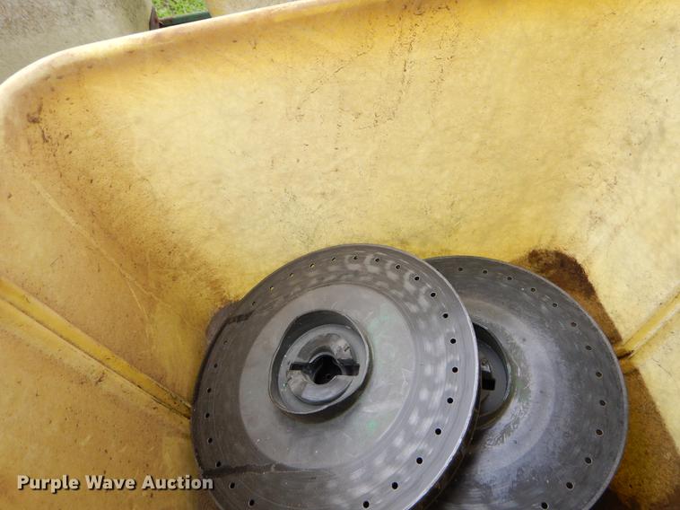 image for item EJ9957 John Deere 7200 Max Emerge 2 planter