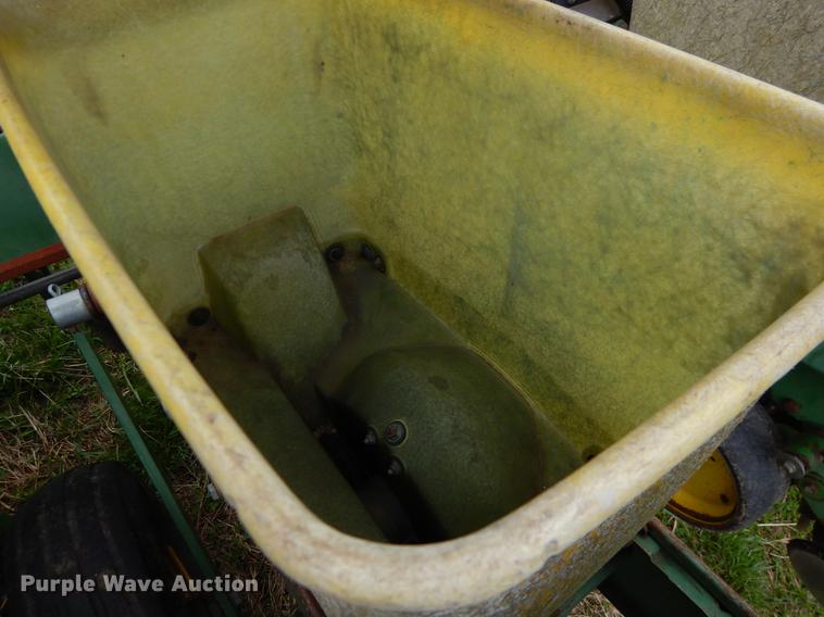 image for item EJ9957 John Deere 7200 Max Emerge 2 planter