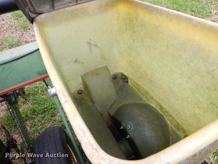 image for item EJ9957 John Deere 7200 Max Emerge 2 planter