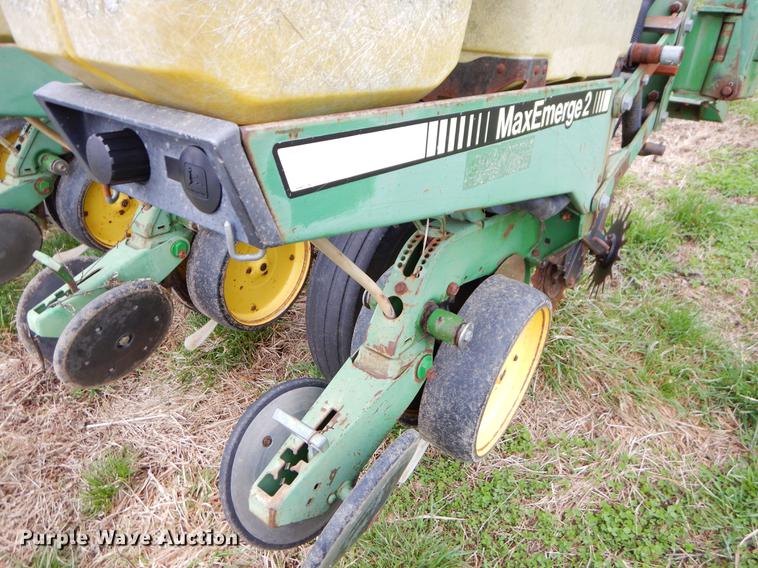 image for item EJ9957 John Deere 7200 Max Emerge 2 planter