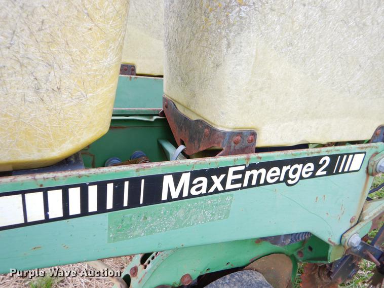 image for item EJ9957 John Deere 7200 Max Emerge 2 planter