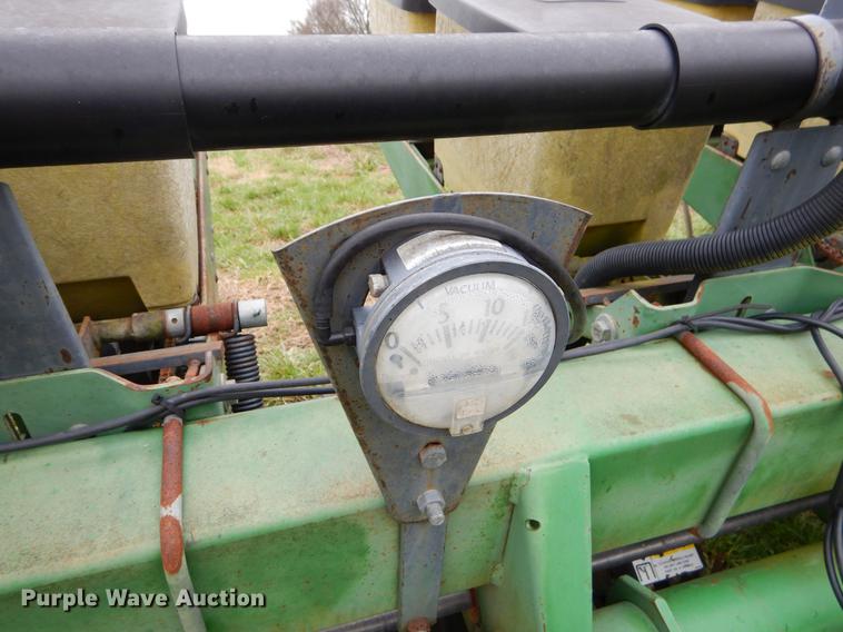 image for item EJ9957 John Deere 7200 Max Emerge 2 planter