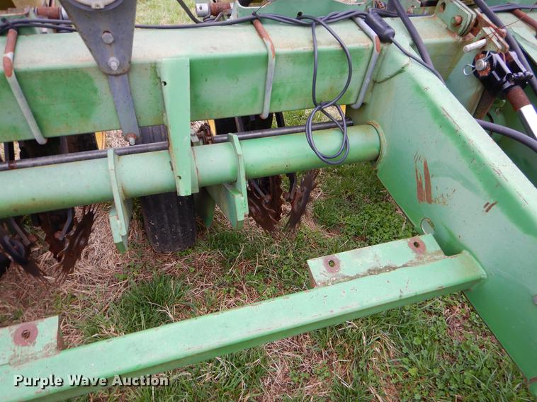 image for item EJ9957 John Deere 7200 Max Emerge 2 planter