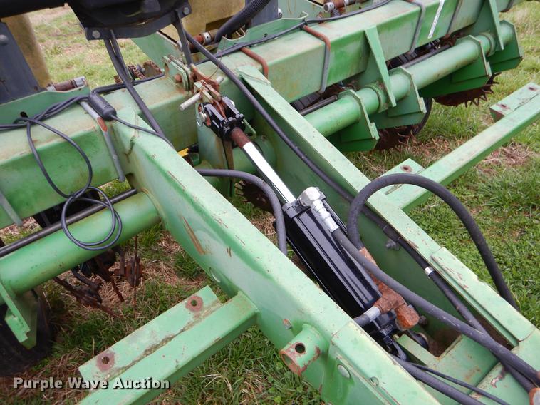 image for item EJ9957 John Deere 7200 Max Emerge 2 planter