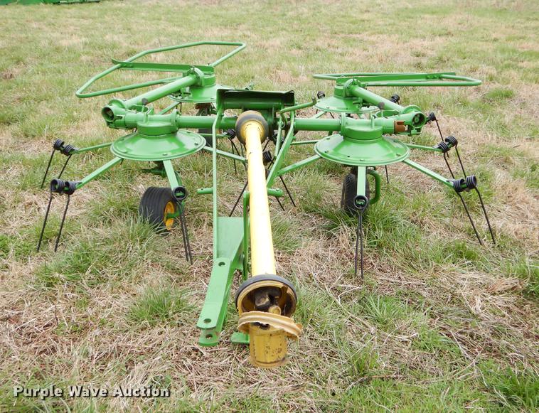 image for item EJ9965 John Deere tedder