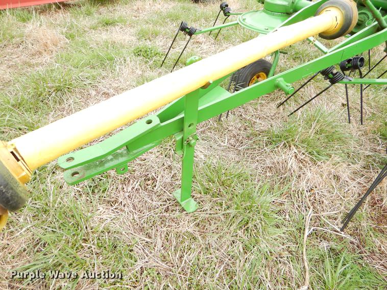 image for item EJ9965 John Deere tedder