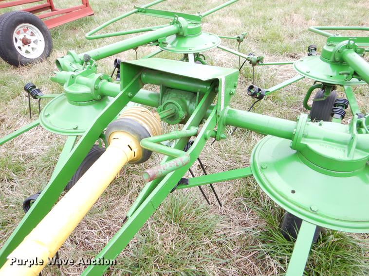 image for item EJ9965 John Deere tedder