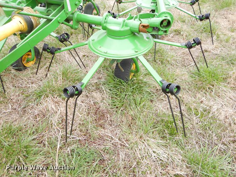 image for item EJ9965 John Deere tedder