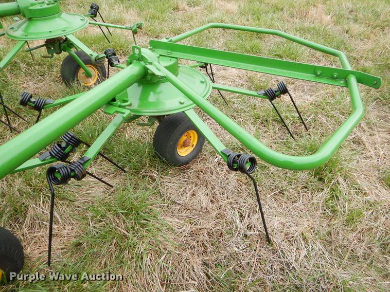 image for item EJ9965 John Deere tedder