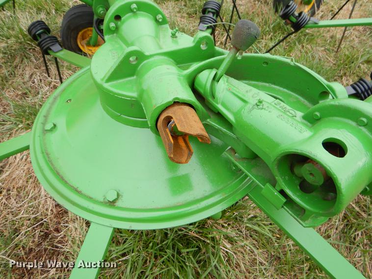 image for item EJ9965 John Deere tedder