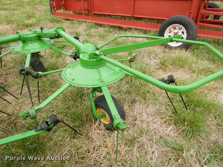 image for item EJ9965 John Deere tedder