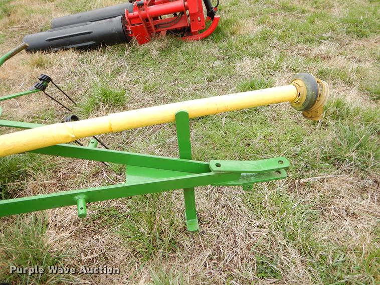 image for item EJ9965 John Deere tedder