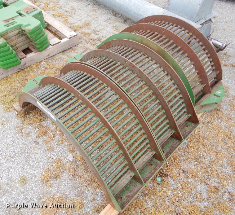 image for item EJ9981 John Deere round bar concaves