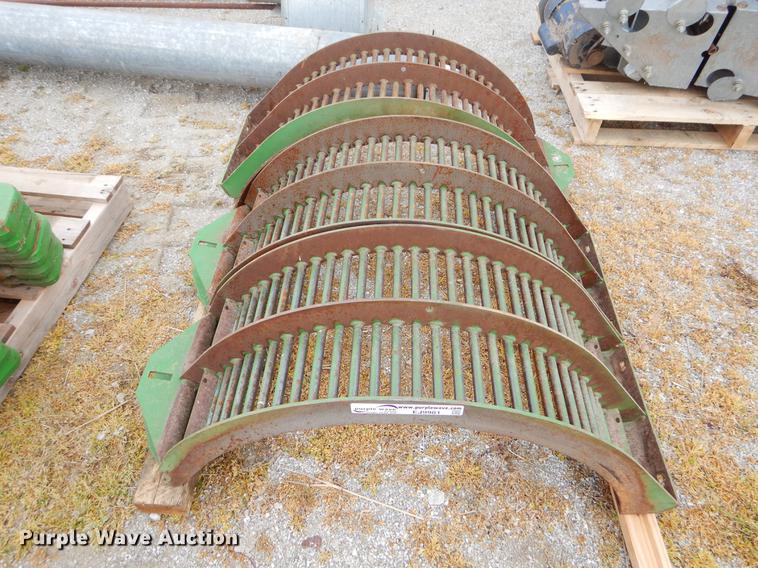 image for item EJ9981 John Deere round bar concaves