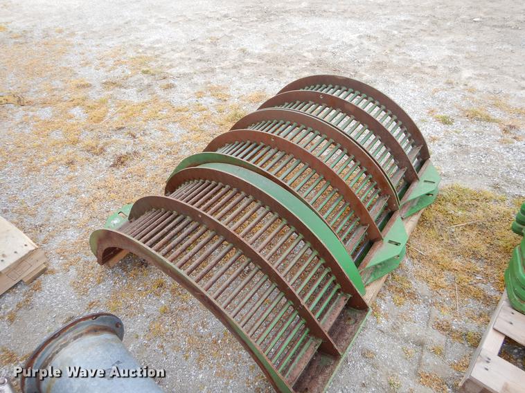 image for item EJ9981 John Deere round bar concaves