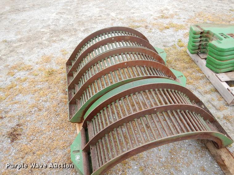 image for item EJ9981 John Deere round bar concaves