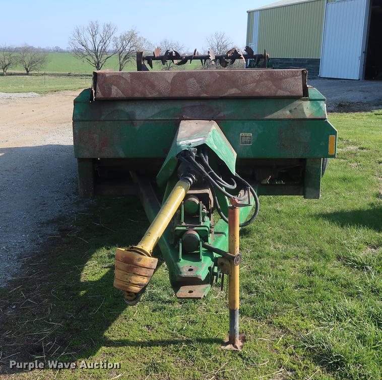 image for item EL9283 John Deere 780 manure spreader