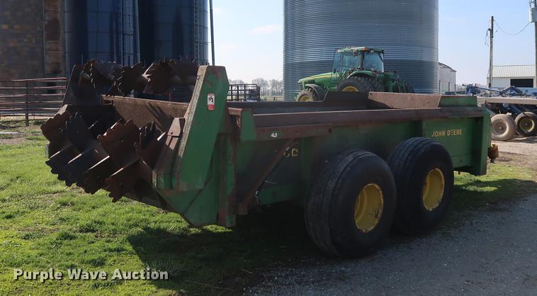 image for item EL9283 John Deere 780 manure spreader