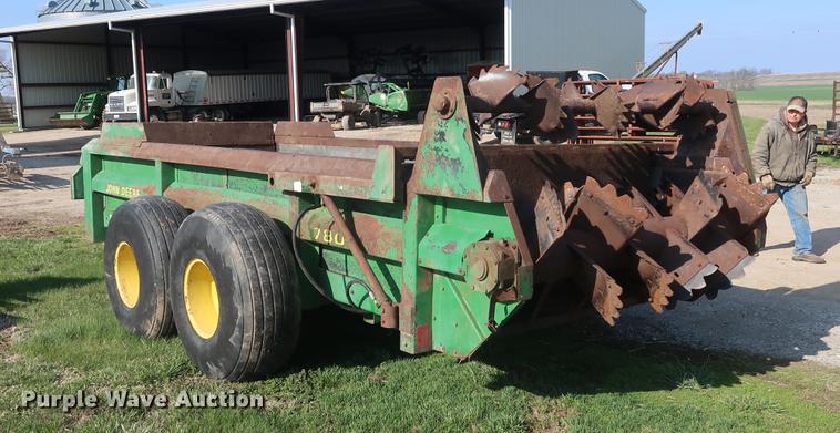 image for item EL9283 John Deere 780 manure spreader