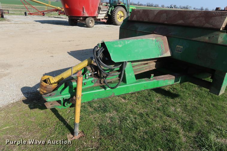 image for item EL9283 John Deere 780 manure spreader