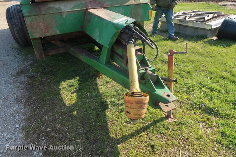 image for item EL9283 John Deere 780 manure spreader