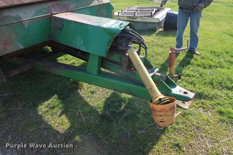 image for item EL9283 John Deere 780 manure spreader