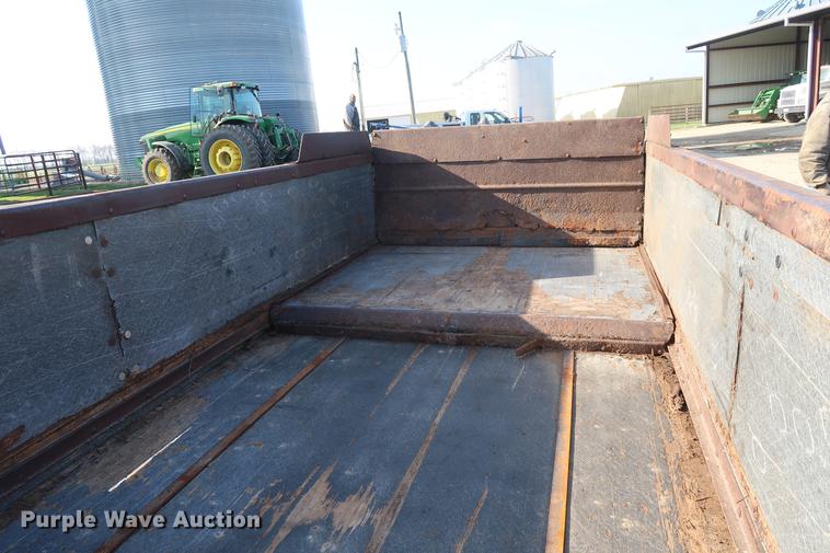 image for item EL9283 John Deere 780 manure spreader