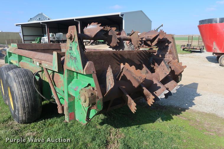 image for item EL9283 John Deere 780 manure spreader