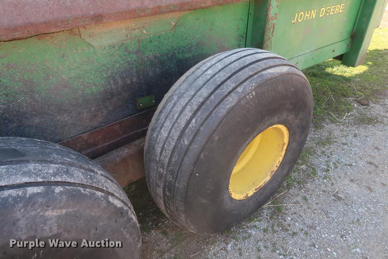 image for item EL9283 John Deere 780 manure spreader