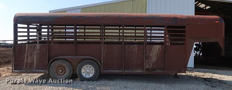 image for item EL9284 1988 Ponderosa livestock trailer